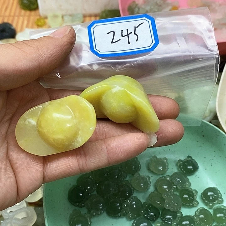 蛇纹石玉未镶嵌吊坠(不含链)?***心245