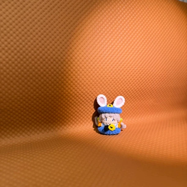 手工钩织玩偶——兔朱迪女孩（挂件）配好钥匙扣