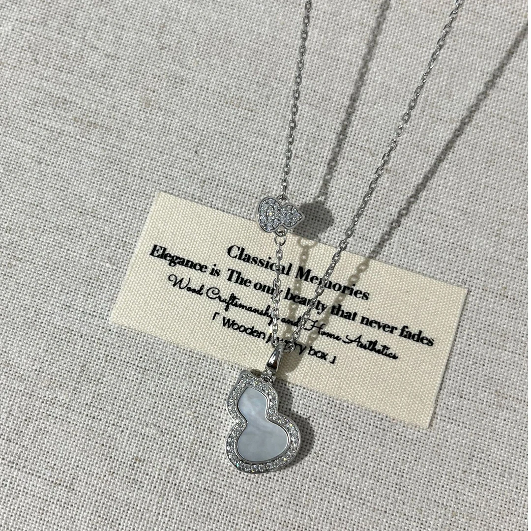 莫桑石铂金pt950首饰铂金镶嵌莫桑白色葫芦套链