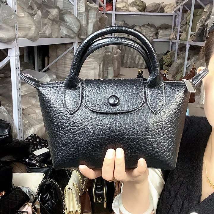 蚕丝小牛剖层皮革PU