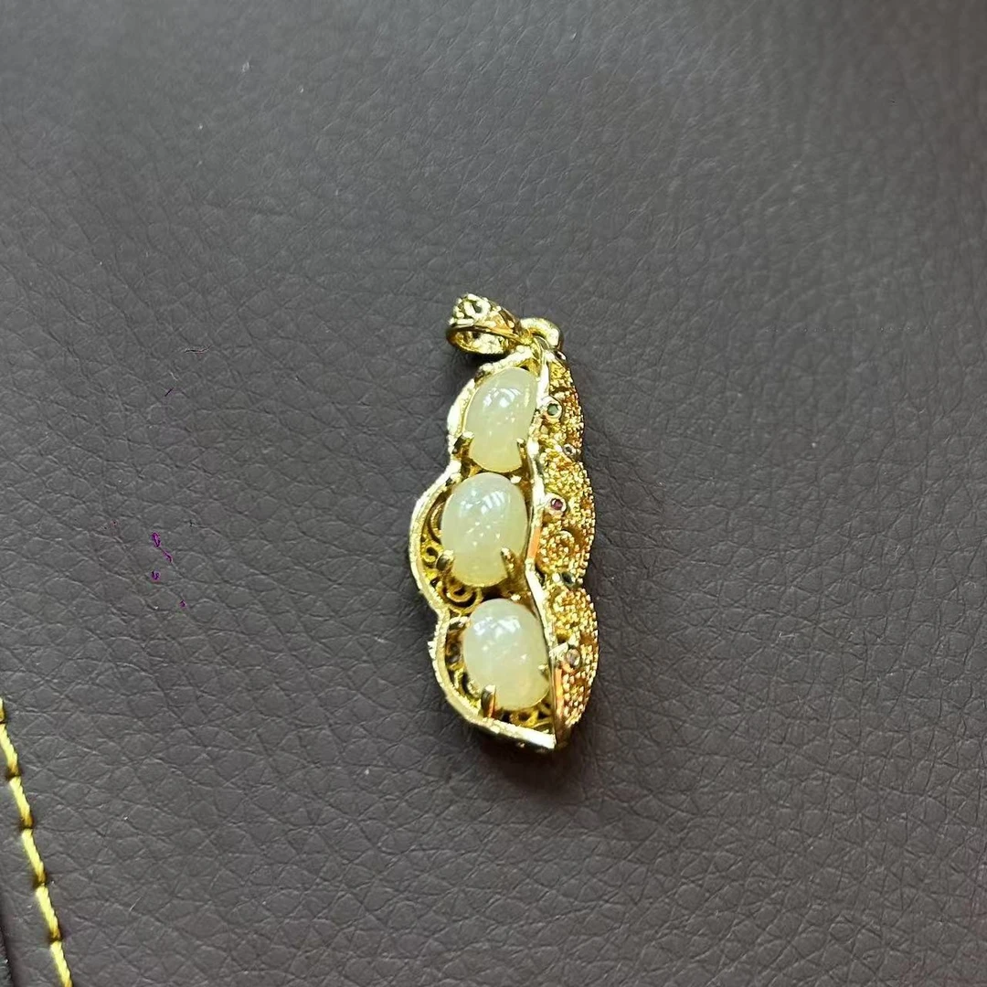 精美气质豪镶四季豆和田玉吊坠  K229