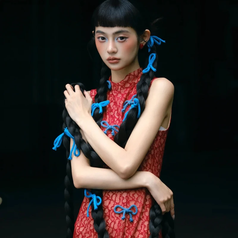水舞U2236订婚礼服高端轻奢小众设计感新中式蓝色蝴蝶结边夹装饰