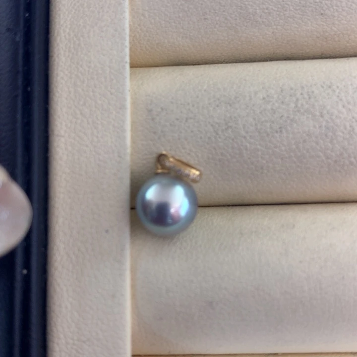 颈饰18K金镶嵌海水珍珠