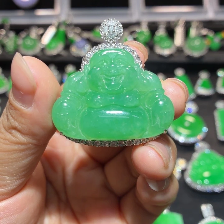 翡翠18K金镶嵌颈饰翡翠