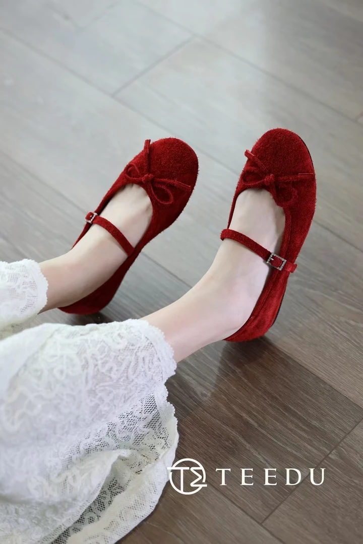 欧货883-11  新款春季圆头百搭甜美金属时尚单鞋女