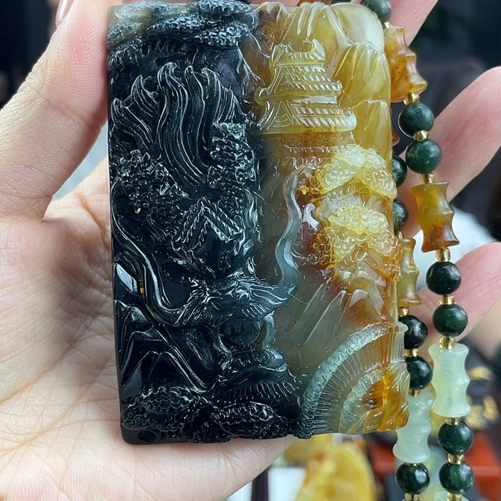 蛇纹石玉未镶嵌颈饰
