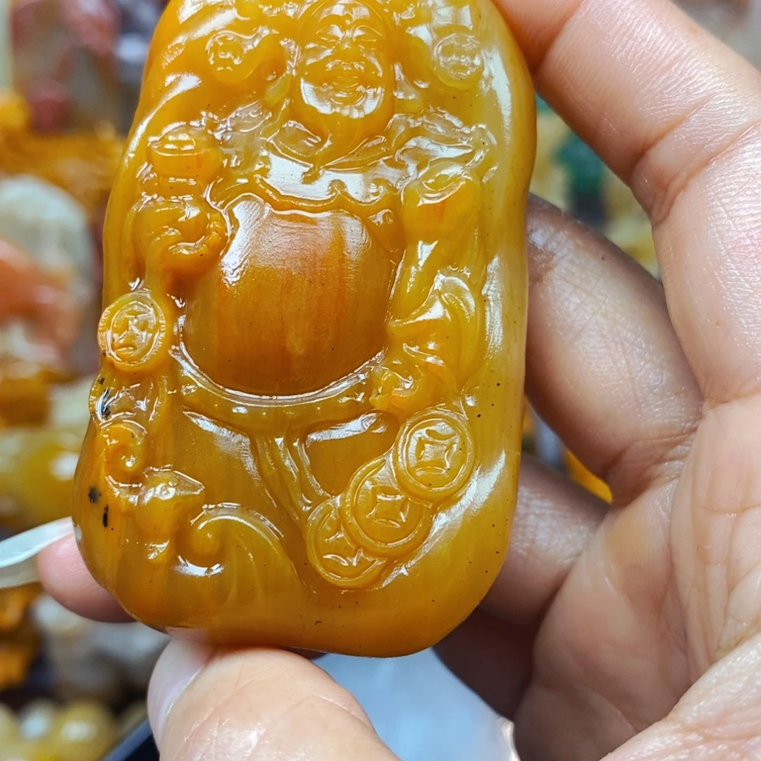 石英质玉（黄龙玉）未镶嵌颈饰