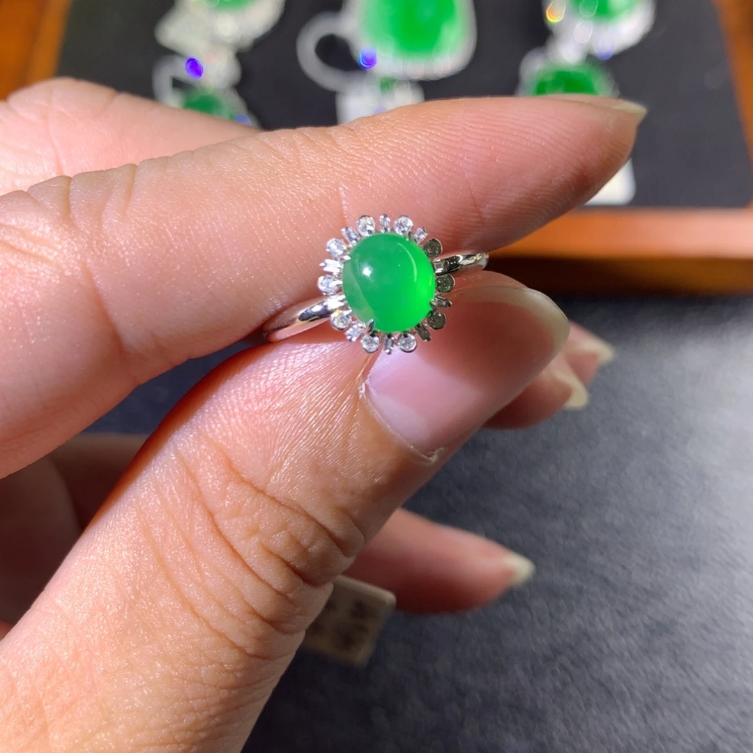 翡翠18K金镶嵌戒指翡翠