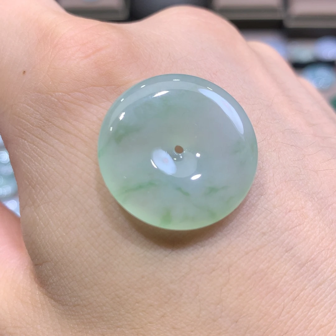 翡翠未镶嵌颈饰平安扣