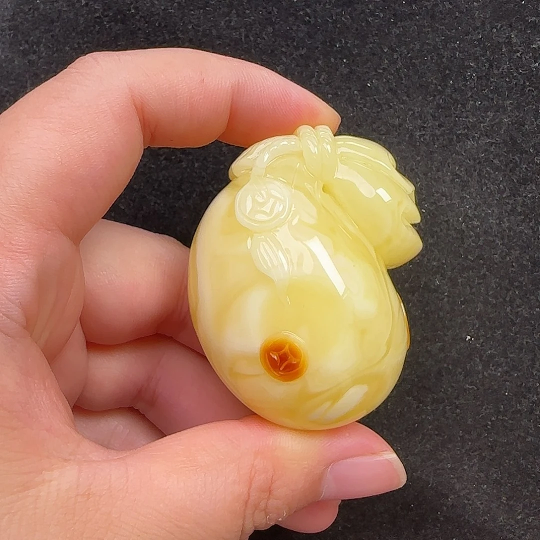 蜜蜡未镶嵌珠宝奇石