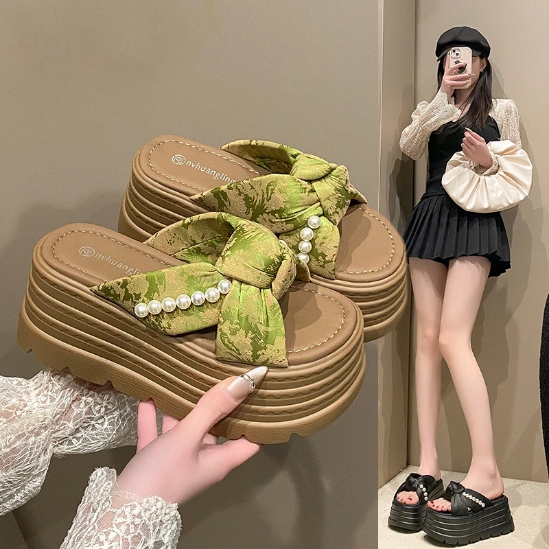 法式厚底增高凉拖鞋女夏季外穿2025新款时尚珍珠配裙子高跟沙滩鞋