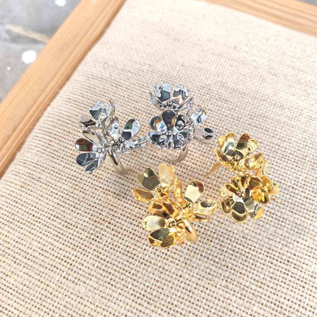 铜合金耳饰 925银针五瓣三花金属风耳钉耳环