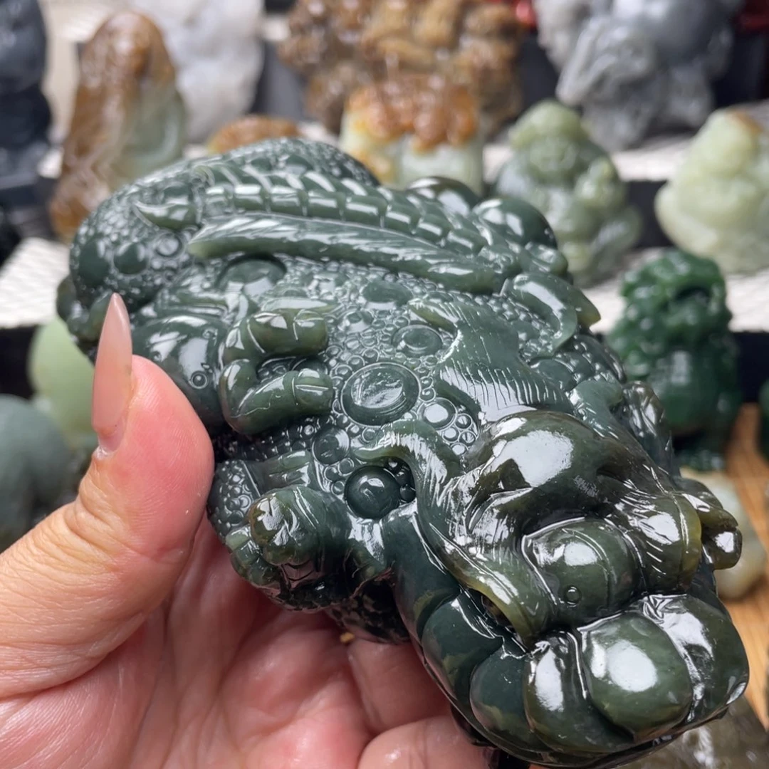 未镶嵌和田玉摆件