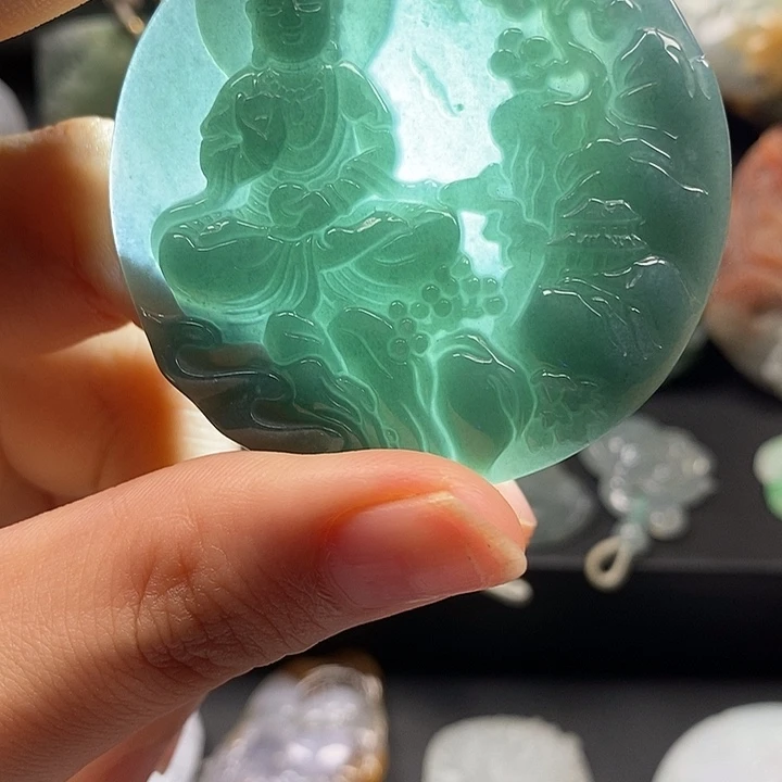 翡翠未镶嵌颈饰翡翠首饰