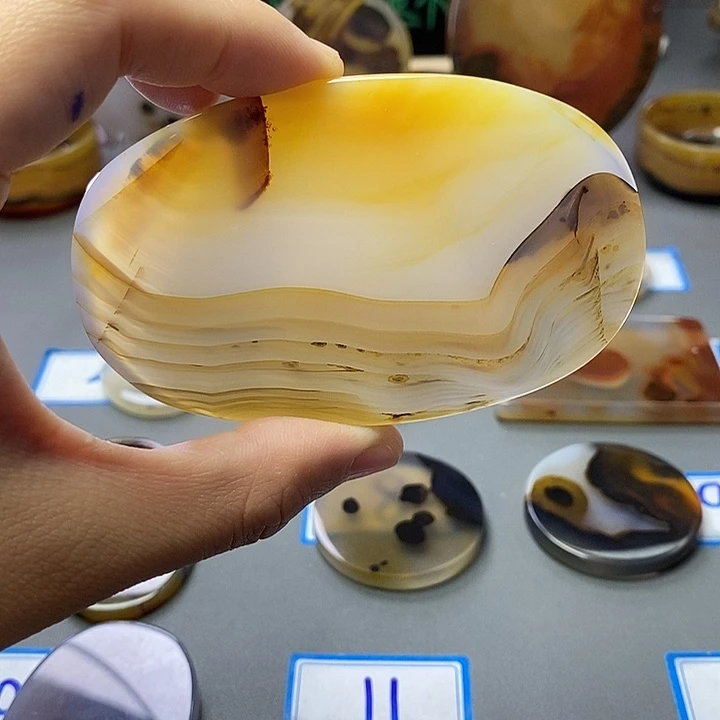 玛瑙/玉髓未镶嵌珠宝半成品49