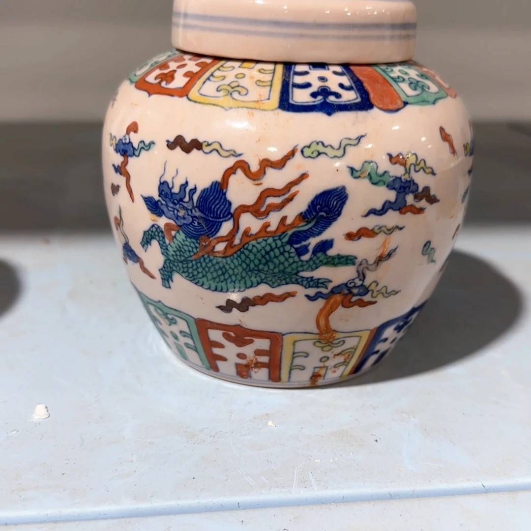 瓷片好想看这两只猪打架哈哈