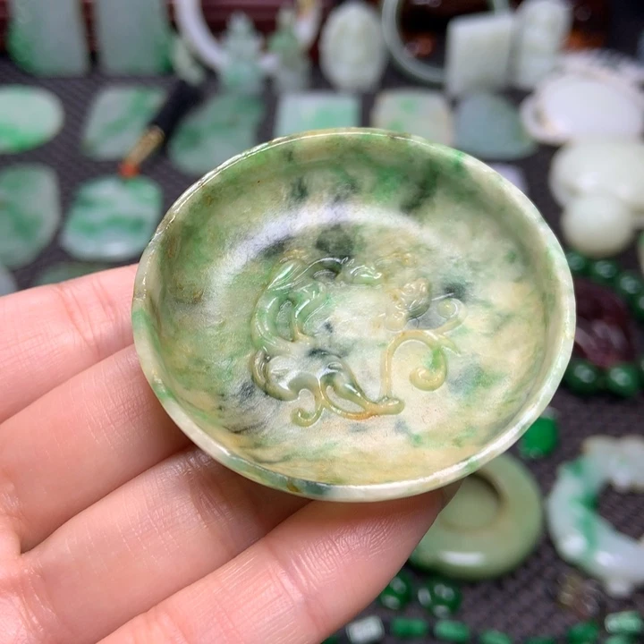 翡翠未镶嵌挂件清