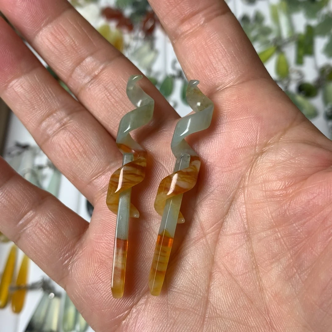 蛇纹石玉耳饰未镶嵌