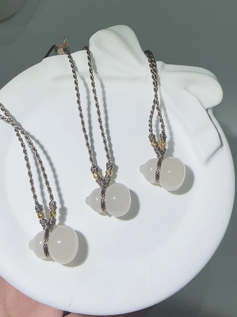 YY007天然和田玉白玉葫芦吊坠多样性发其一