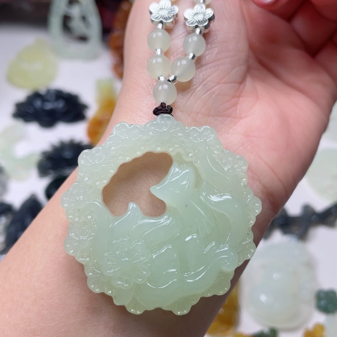 蛇纹石玉颈饰未镶嵌