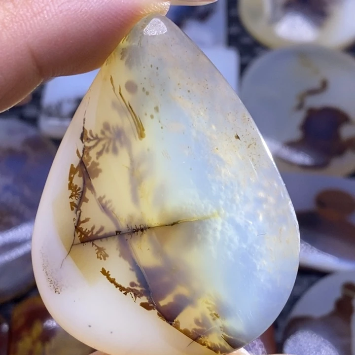 玛瑙/玉髓颈饰未镶嵌