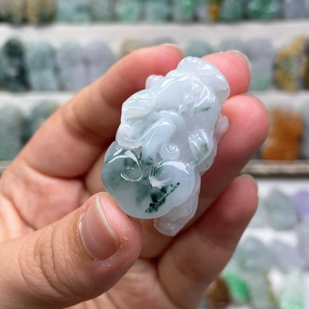 翡翠未镶嵌吊坠(赠链)口含珠