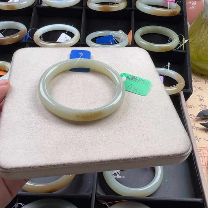 未镶嵌手镯和田玉玲珑美镯57.8