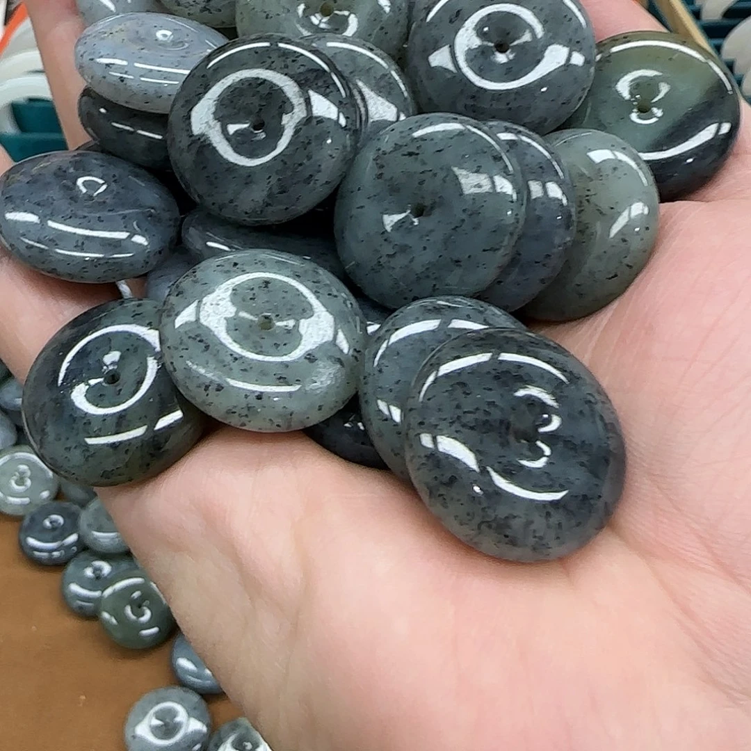 和田玉（青玉）未镶嵌手链