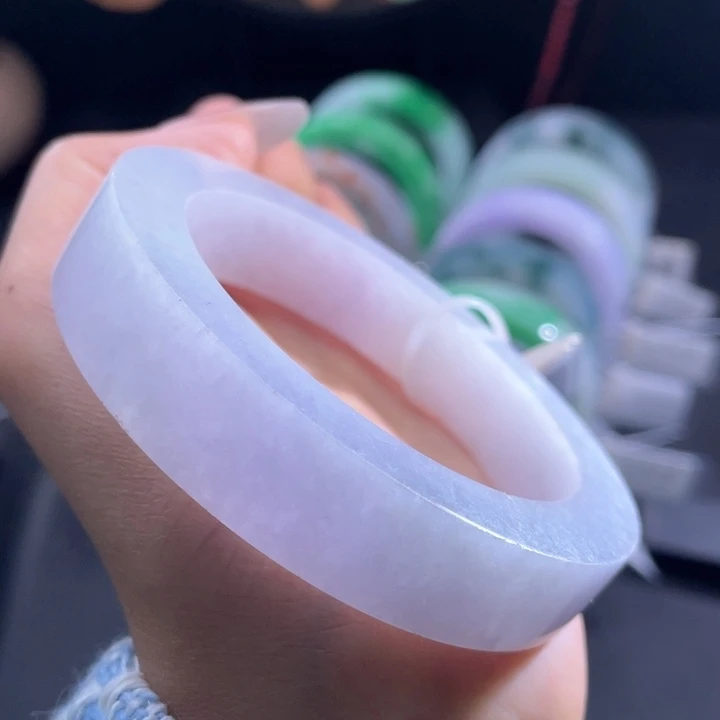 未镶嵌翡翠手镯定制翡翠