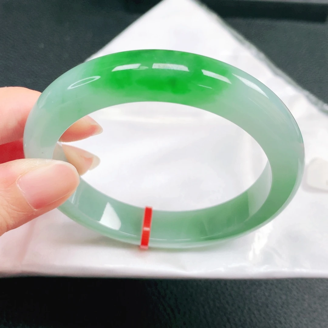 翡翠未镶嵌手镯58圈