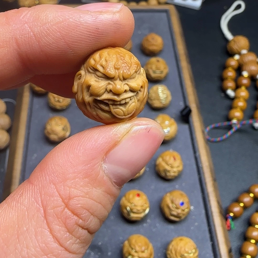 猴头核桃吊坠咬币僧单颗