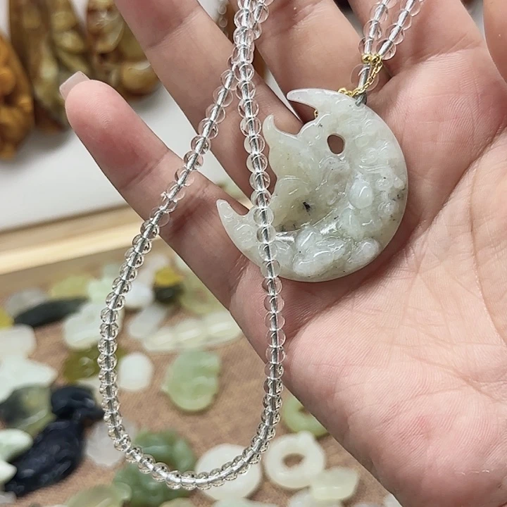 岫玉合金颈饰偏偏来财