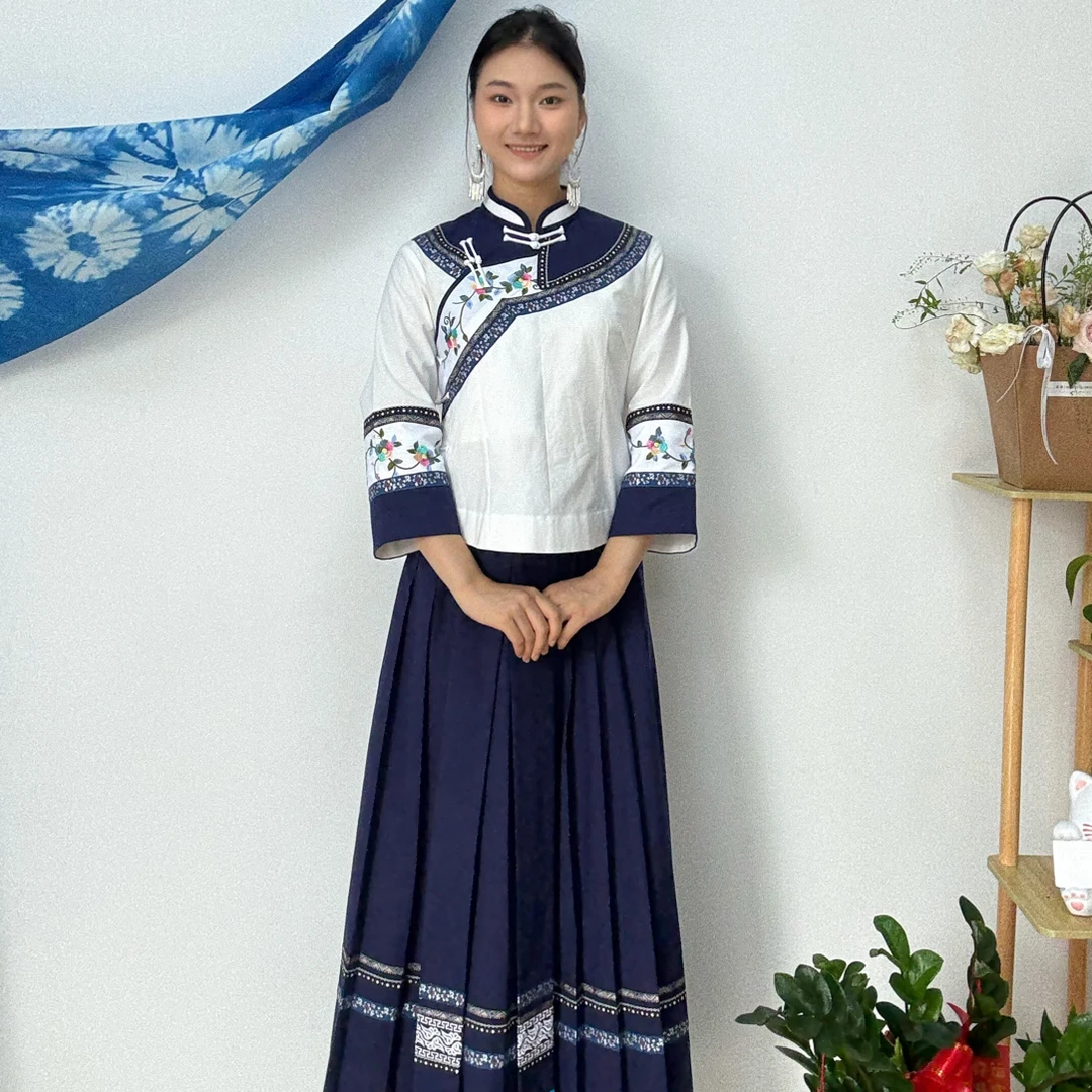 布依族壮族少数民族夏季复古白色刺绣大裙摆舞台服饰