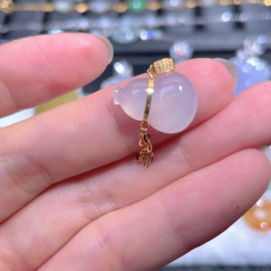 翡翠18K金镶嵌颈饰翡翠