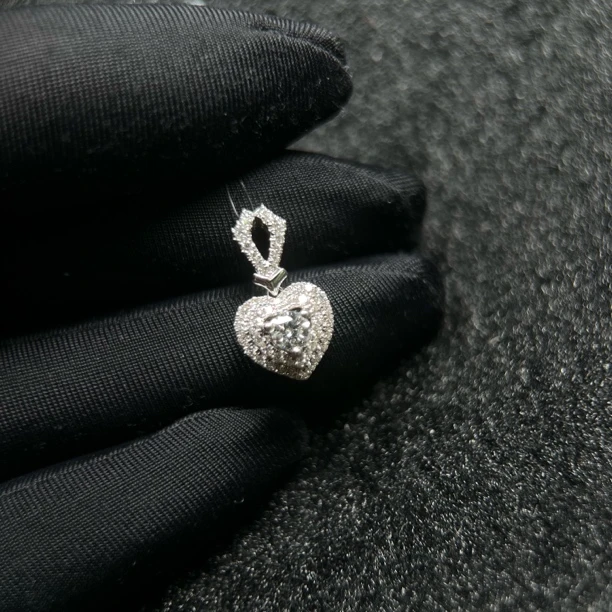 【广潮金钻】金750钻石吊坠