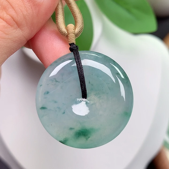 翡翠未镶嵌颈饰平安扣 30.3x6.7mm
