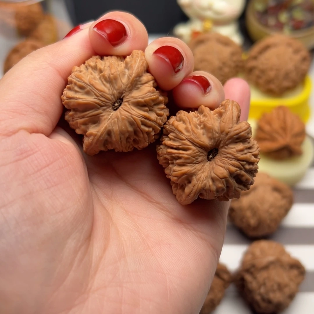 把件文玩核桃35全品绣球