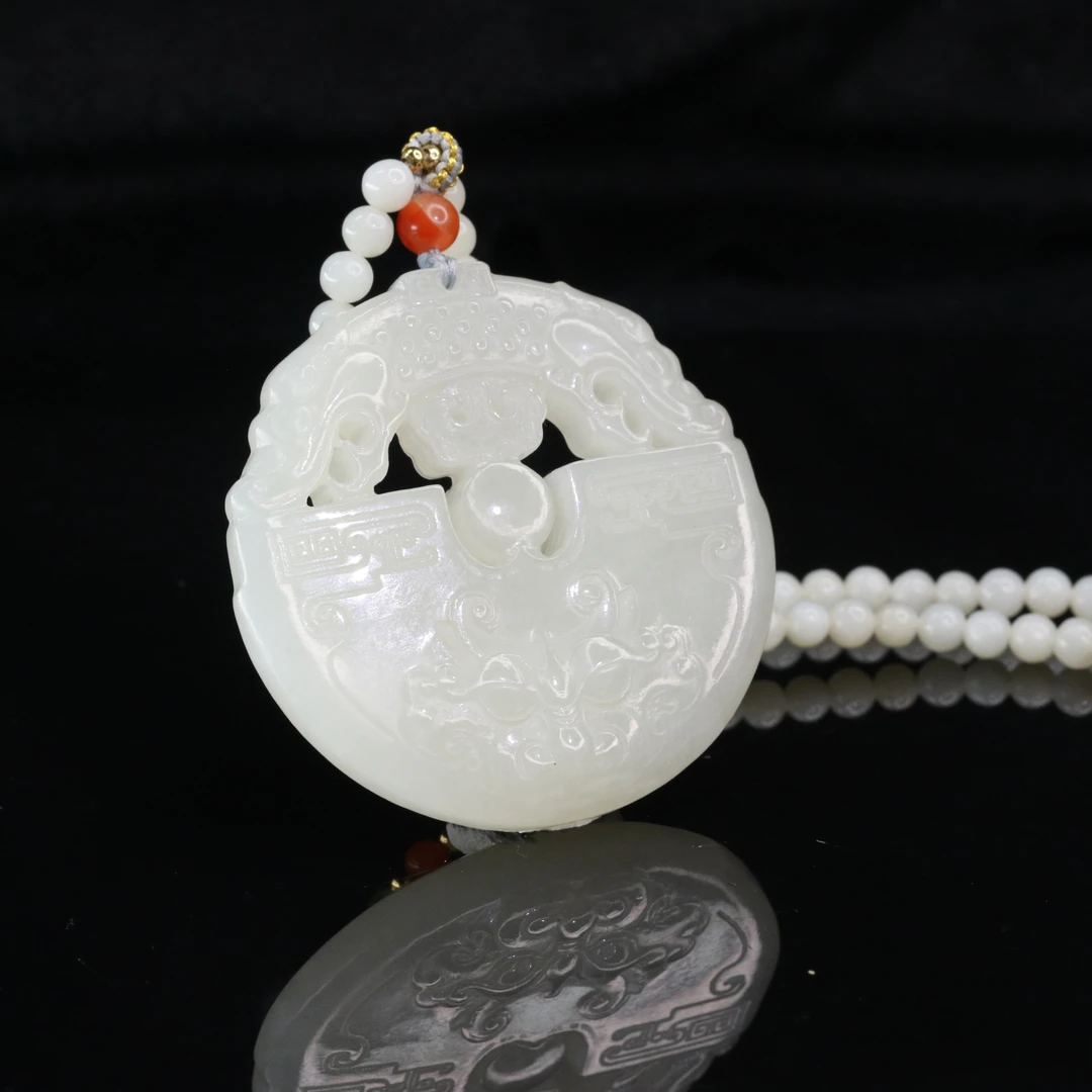 44和田玉蜂蜜水项链/300342保利厦门拍卖