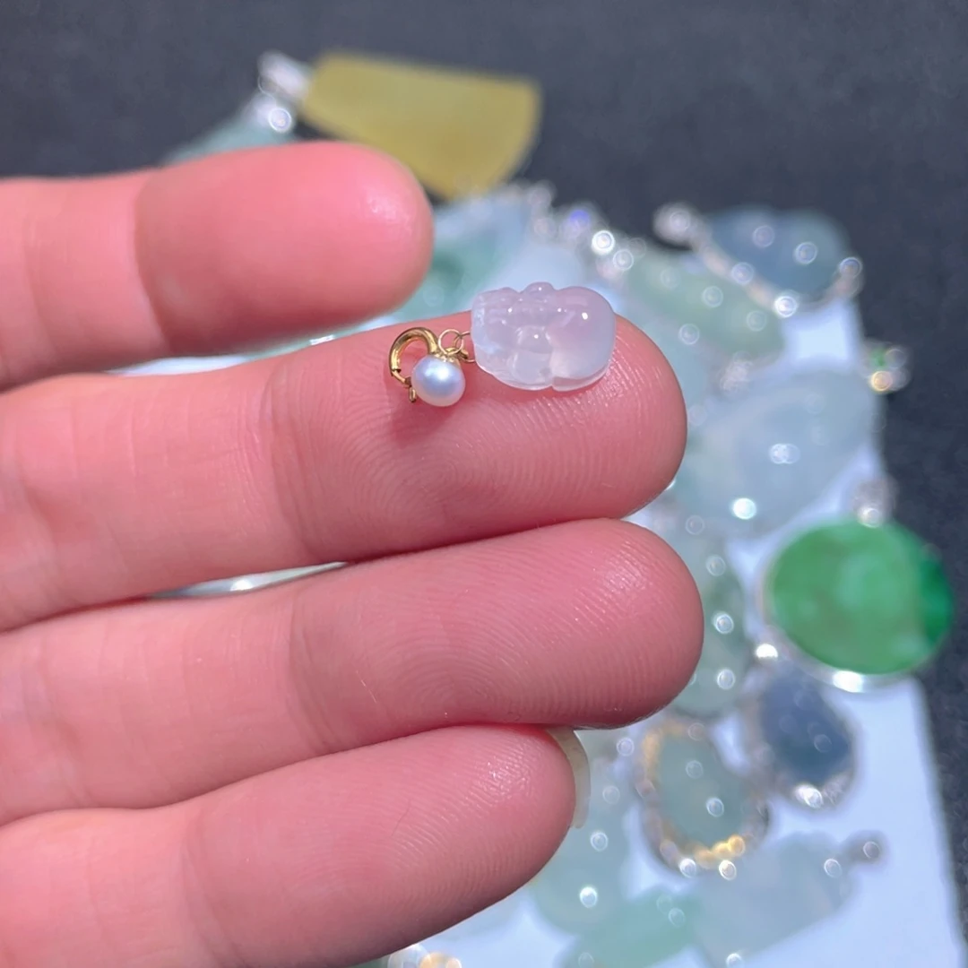 翡翠颈饰18K金镶嵌翡翠