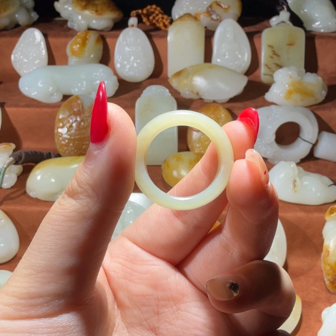 和田玉未镶嵌戒指