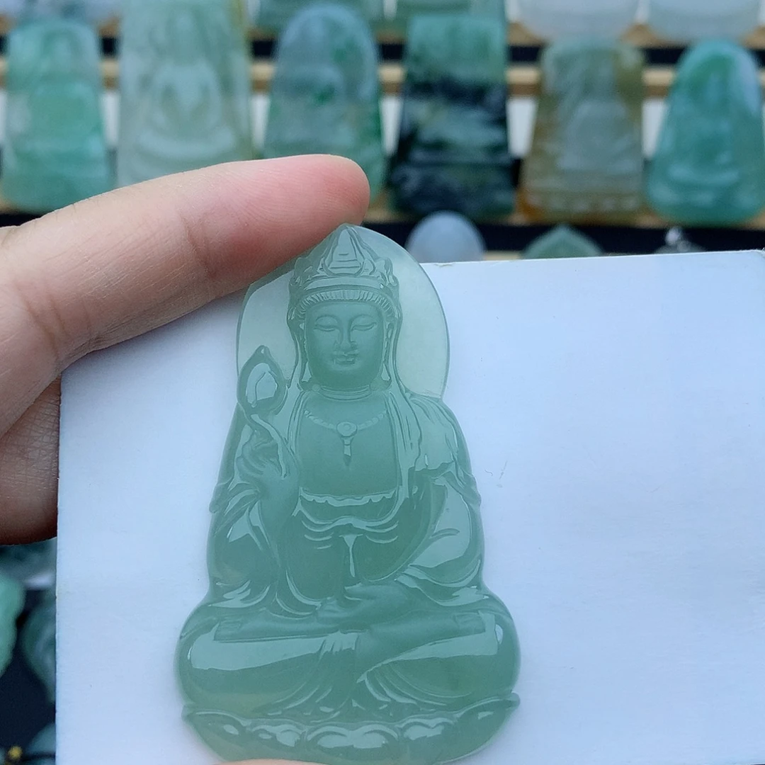 腾***司翡翠未镶嵌颈饰观音