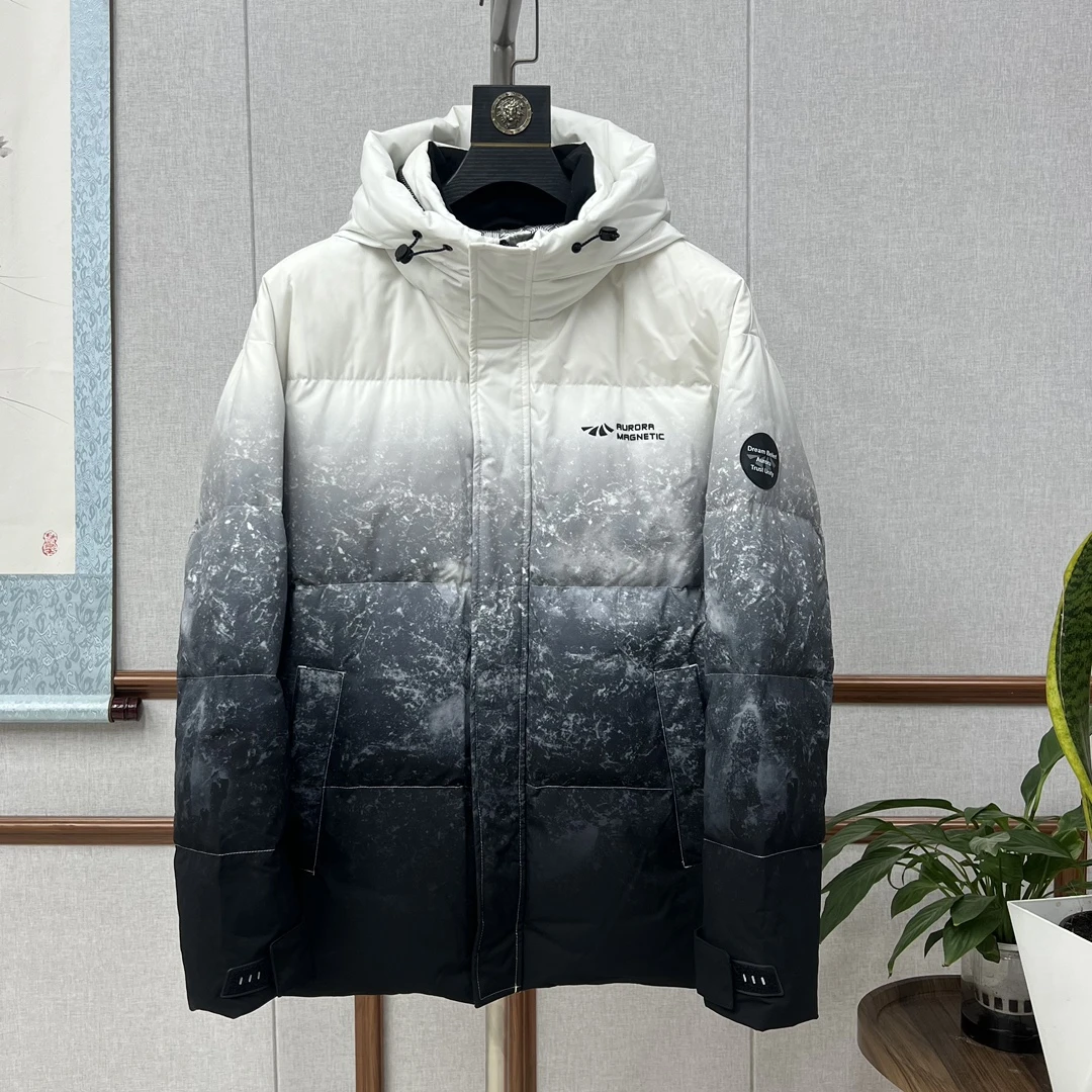 W750冬季三防保暖面料新款极光加厚男女同款连帽鹅绒服渐变中长款