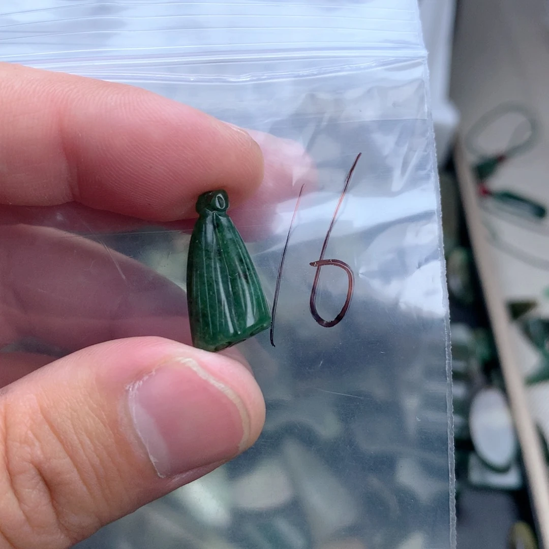 独山玉未镶嵌吊坠(不含链)