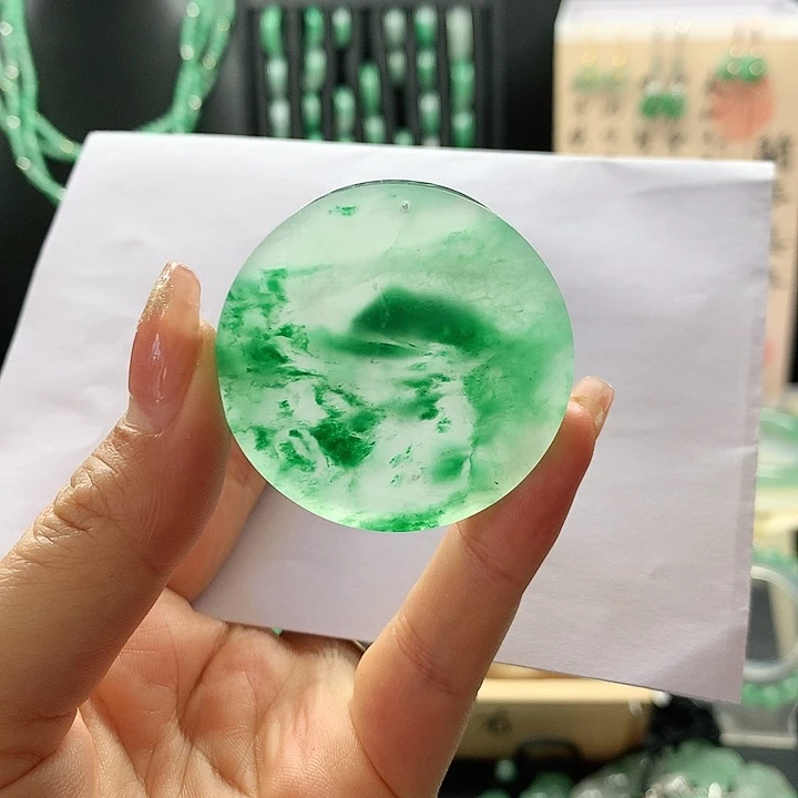 石英质玉吊坠未镶嵌