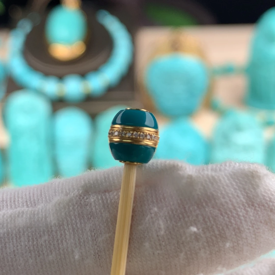 绿松石汉堡珠卡718K金镶嵌