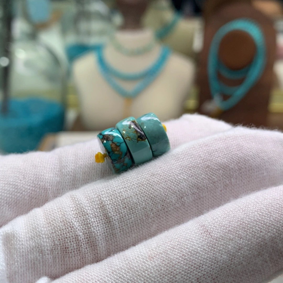 绿松石未镶嵌饰品