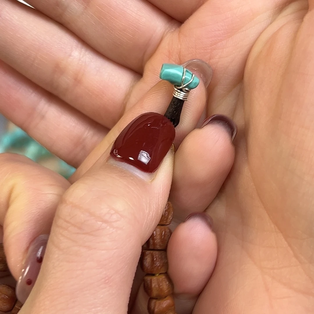 绿松石未镶嵌颈饰