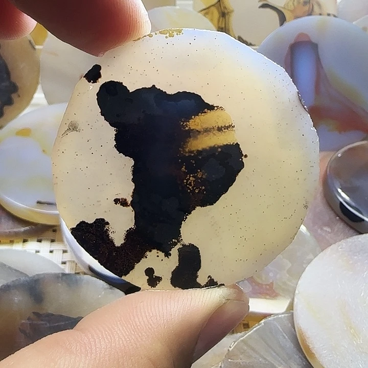 玛瑙/玉髓未镶嵌珠宝奇石