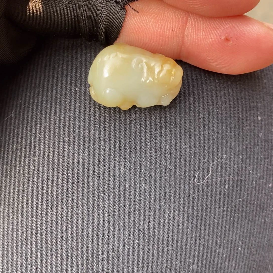 定制和田玉和田玉貔貅吊坠定制打孔