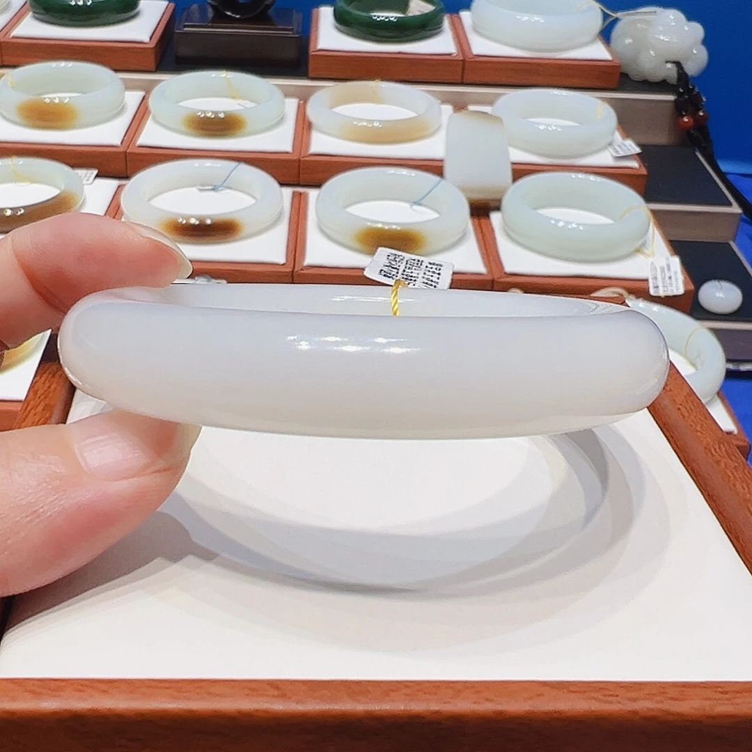 皇***韩和田玉未镶嵌手镯